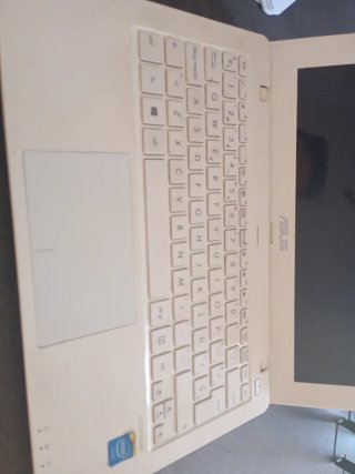 Netbook Asus Blanco