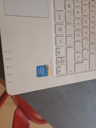 Netbook Asus Blanco