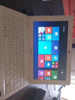 Netbook Asus Blanco