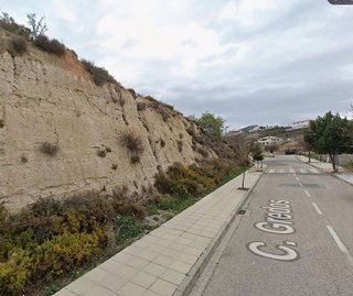 Terreno en venta en Zubia (La)