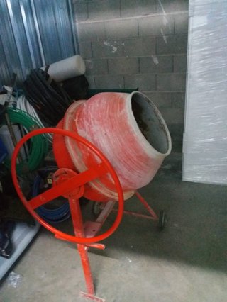 Hormigonera Naranja de 130 L , marca Ecomix
