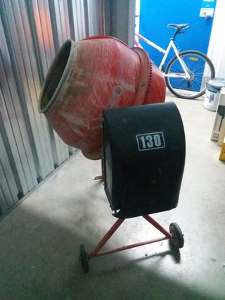 Hormigonera Naranja de 130 L , marca Ecomix