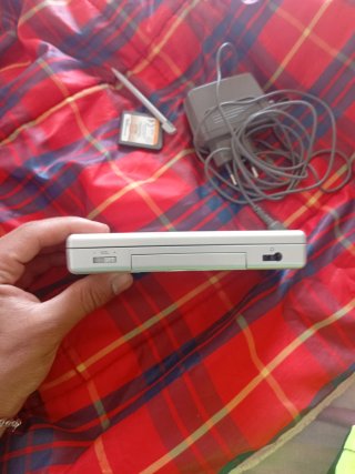 Nintendo DS  con Cargador y Lápiz y juego brain