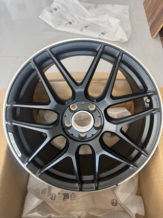 Llanta AMG Original