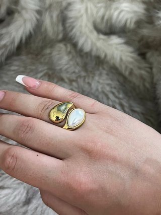 Anillo abierto geométrico dorado