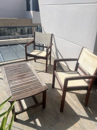 Mesa de jardín y 2 sillas