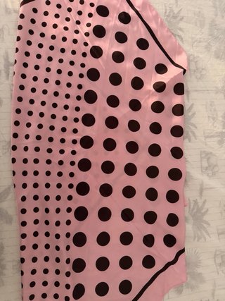 Pañuelo rosa lunares marrón Stradivarius