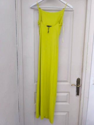 Vestido Zara verde lima drapeado.