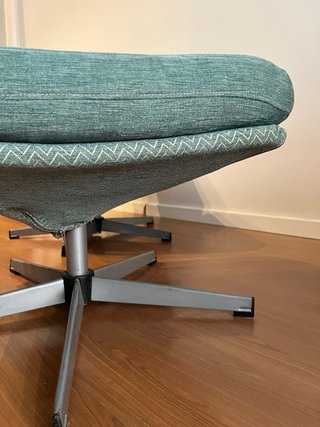 Sillón giratorio y reposapiés Ikea (tapizado)