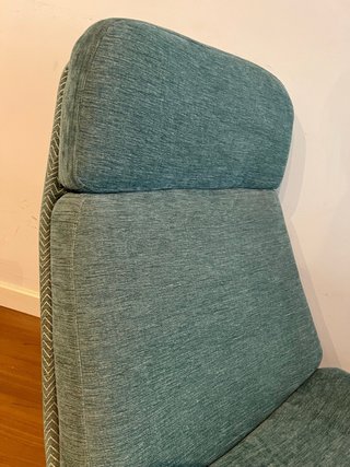 Sillón giratorio y reposapiés Ikea (tapizado)