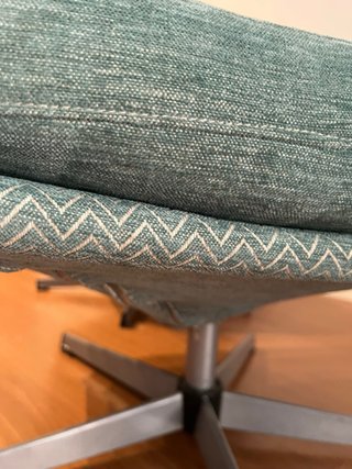 Sillón giratorio y reposapiés Ikea (tapizado)