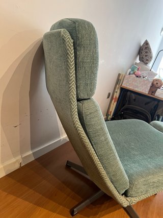 Sillón giratorio y reposapiés Ikea (tapizado)