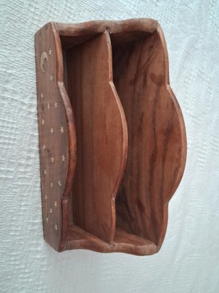 Porta cartas de madera con estrellas