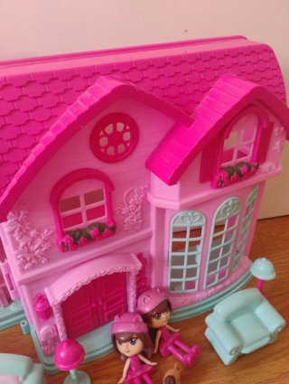 Casita de muñecas con luzes, sonidos y muebles