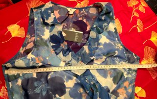 Vestido cruzado Guess floral azul