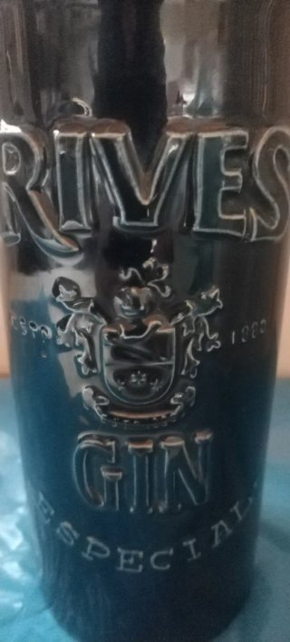 Botella Rives Gin Especial Coleccionismo