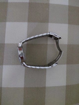 Reloj Lotus Negro y Plateado