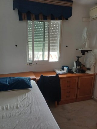 Mesa de estudio de madera