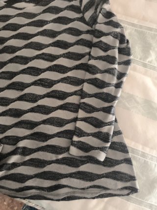 Camiseta de manga larga con estampado ondulado
