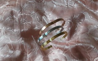 Tris bracciali acciaio nei tre colori dell'oro