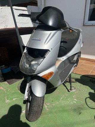 Leonardo 150cc Plata