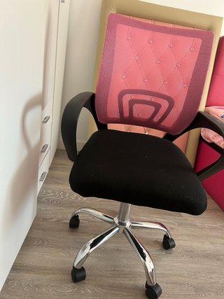 Cabecero ,escritorio y silla. Se vende junto 120€