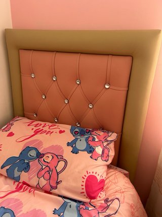 Cabecero ,escritorio y silla. Se vende junto 120€