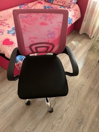 Cabecero ,escritorio y silla. Se vende junto 120€