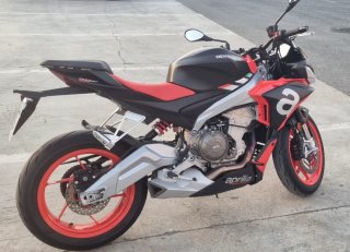 APRILIA TUONO 660 – COMO NUEVA – 3.500 KM