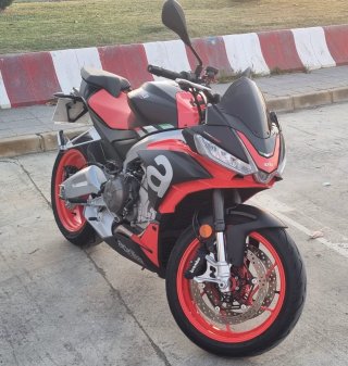 APRILIA TUONO 660 – COMO NUEVA – 3.500 KM