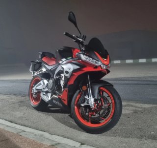 APRILIA TUONO 660 – COMO NUEVA – 3.500 KM
