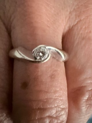 Anillo de ORO BLANCO con diamante
