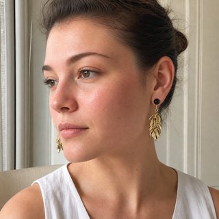 Pendientes Hojas Doradas con Perla Negra