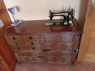 Máquina de coser Singer antigua