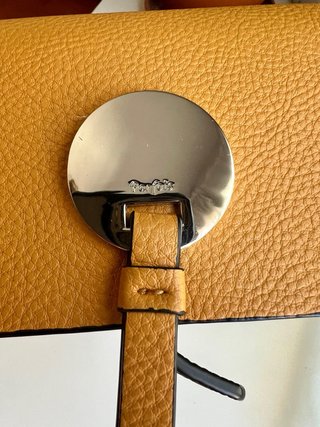 Bolso bandolera Parfois amarillo y beige