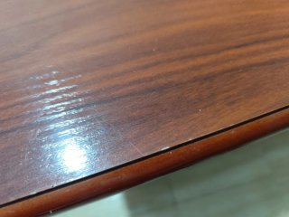 Mesa de comedor de madera