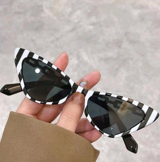 Gafas de sol blancas y negras