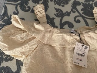 Top Zara Brocado Beige talla 13-14