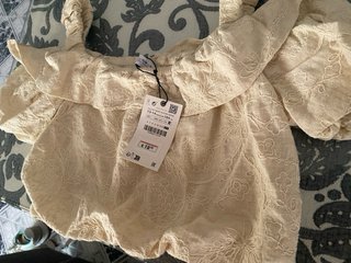 Top Zara Brocado Beige talla 13-14