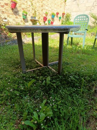 Tavolo rotondo da giardino