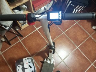 Patinete Eléctrico Denver + Casco Crivit