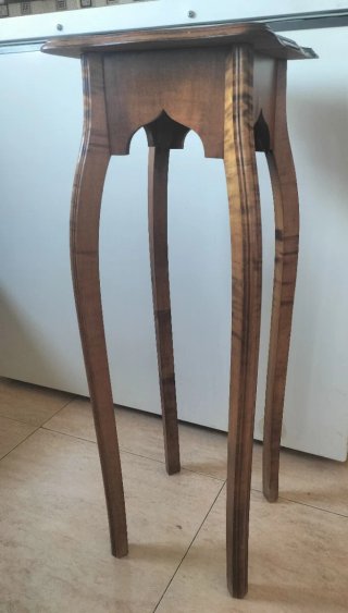 Velador de madera antiguo estilo Luis XV