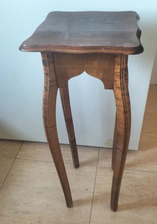 Velador de madera antiguo estilo Luis XV