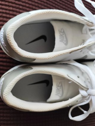 Zapatillas Nike Track Racer Blancas y Grises