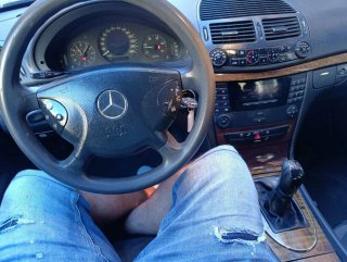 Mercedes Benz E 220 cdi manual  ITV hasta octubre desgaste de pintura  2003