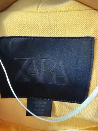 Americana Zara Amarilla Doble Botonadura