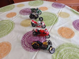 Maquetas de motos Maisto