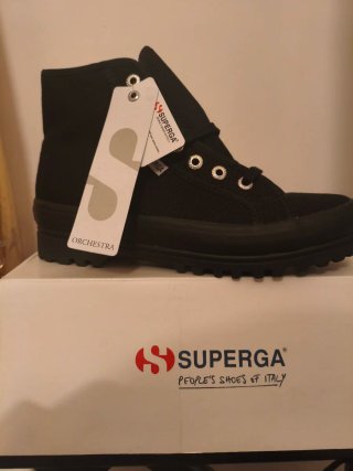Botines Superga Negros y blanco