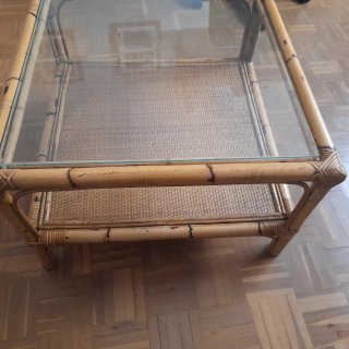 Mesa de centro de bambú y cristal