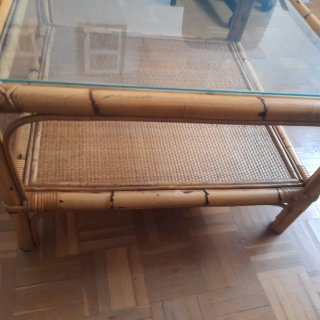 Mesa de centro de bambú y cristal